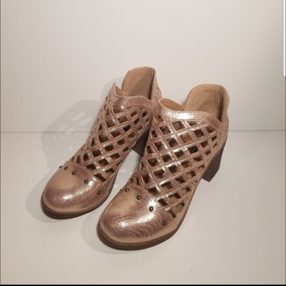Michael Antonio | Copper Metallic Booties - Picture 1 of 5